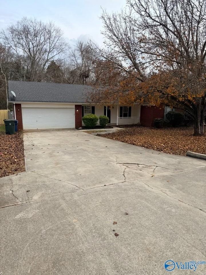 217 Falcon Ridge Dr - Photo 2 of 21