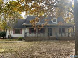 featured image of 2122 Indian Hills Road Southeast