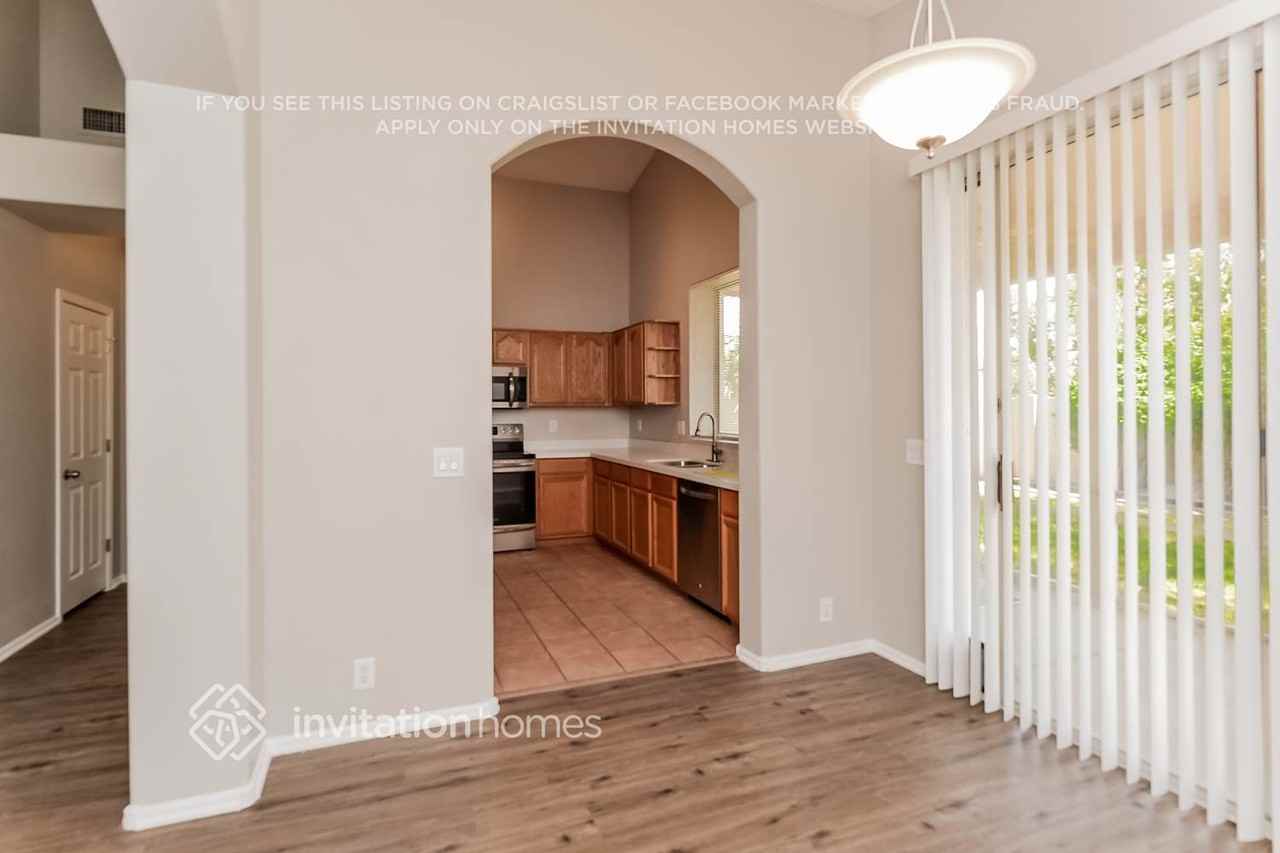 737 N Gregory Pl - Photo 5 of 15