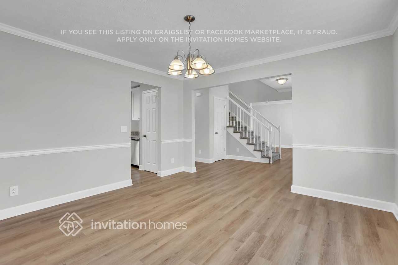 1810 Collines Ave Sw - Photo 5 of 27