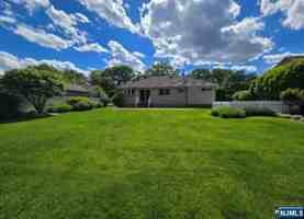 featured image of 9 Harris Place