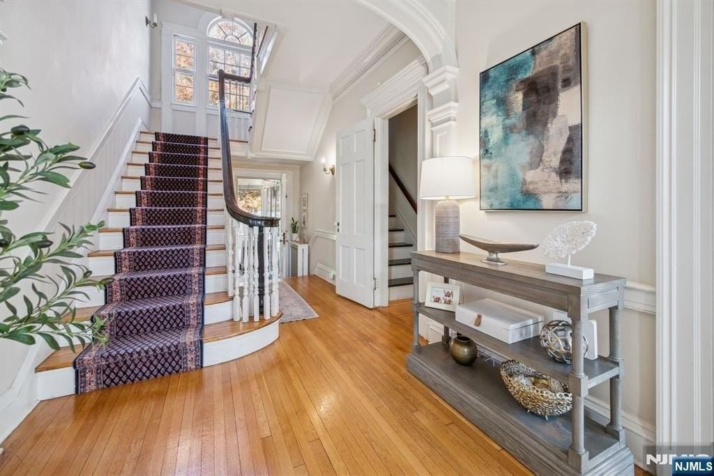 258 Ridgewood Ave - Photo 4 of 44