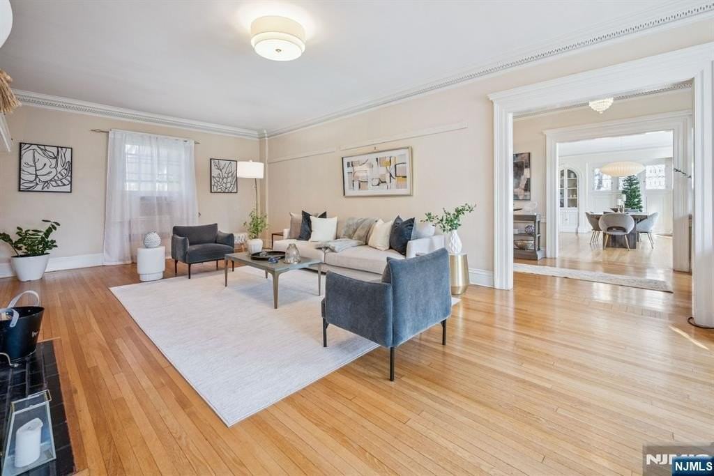 258 Ridgewood Ave - Photo 5 of 44