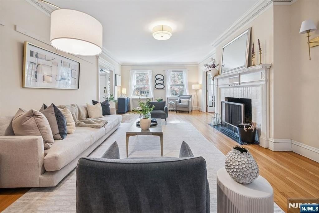 258 Ridgewood Ave - Photo 6 of 44