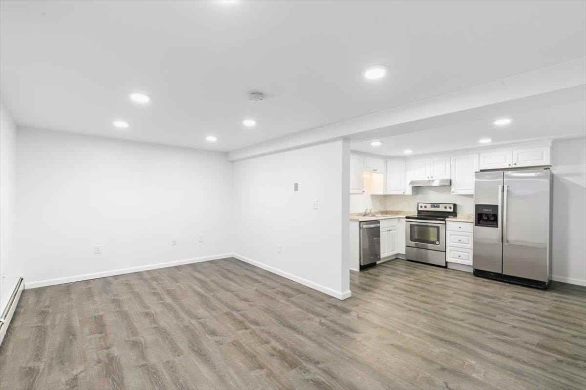 15 Linda St #5 - Photo 4 of 20