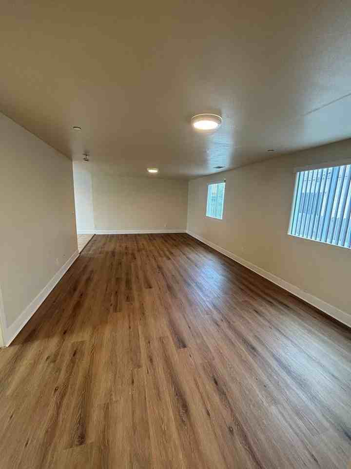 668 East 115th Street - Photo 4 of 19