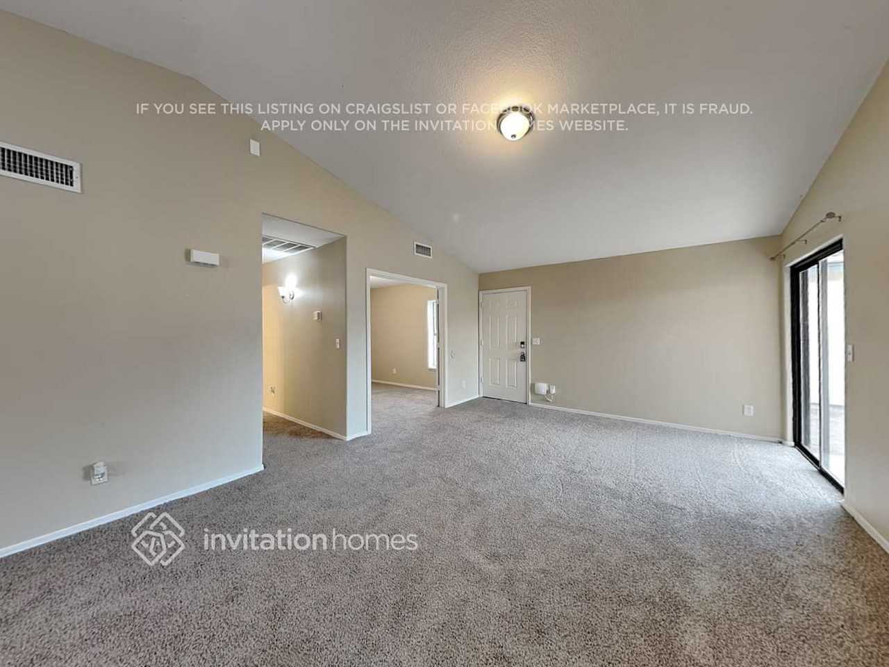 11234 N 81st Ave - Photo 3 of 17