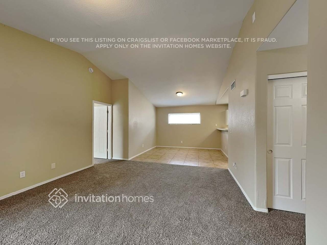 11234 N 81st Ave - Photo 4 of 17