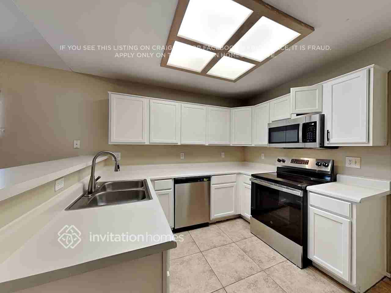 11234 N 81st Ave - Photo 6 of 17