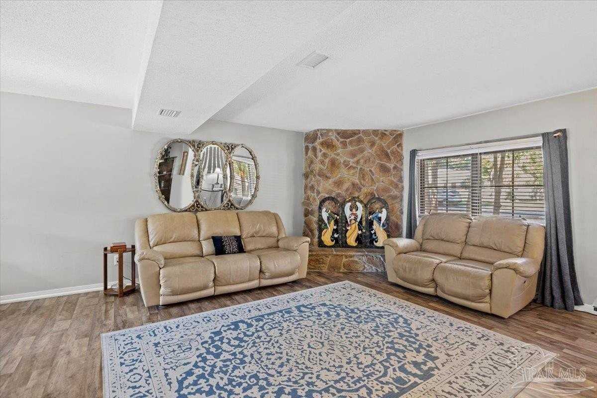 3345 E Lloyd St - Photo 5 of 34