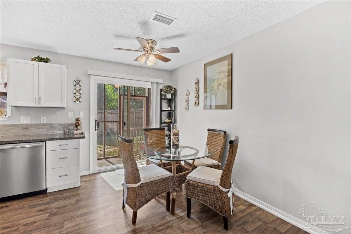 3345 E Lloyd St - Photo 6 of 34