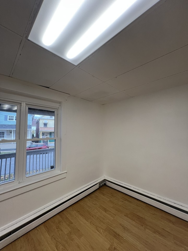443 Scott St #1L - Photo 6 of 12