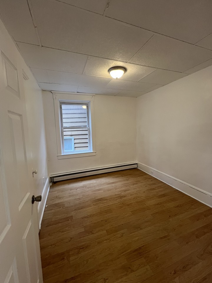 443 Scott St #1L - Photo 7 of 12
