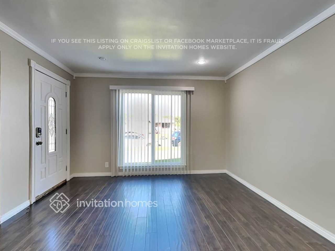726 E 99th St - Photo 4 of 22