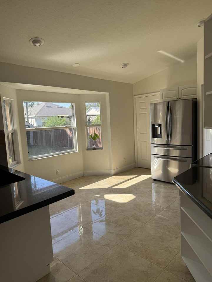 3770 Southwest Darwin Boulevard - Photo 7 of 10