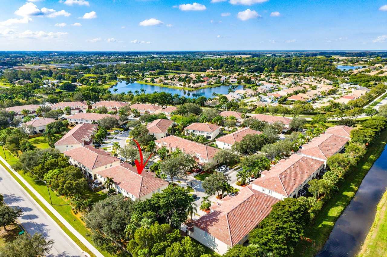 8024 Briantea Dr - Photo 4 of 43