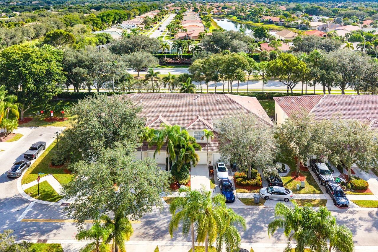 8024 Briantea Dr - Photo 6 of 43