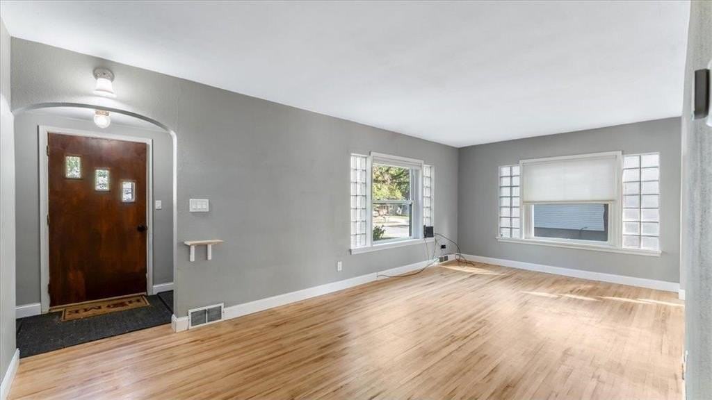 828 15th Street Southwest - Photo 5 of 35