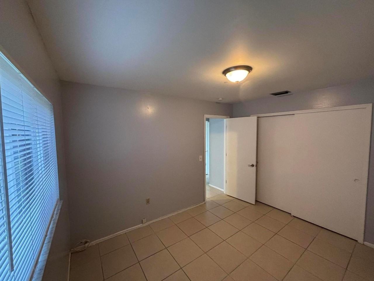 11421 Northwest 39th Place - Photo 4 of 20