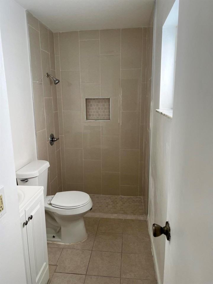 11421 Northwest 39th Place - Photo 5 of 20
