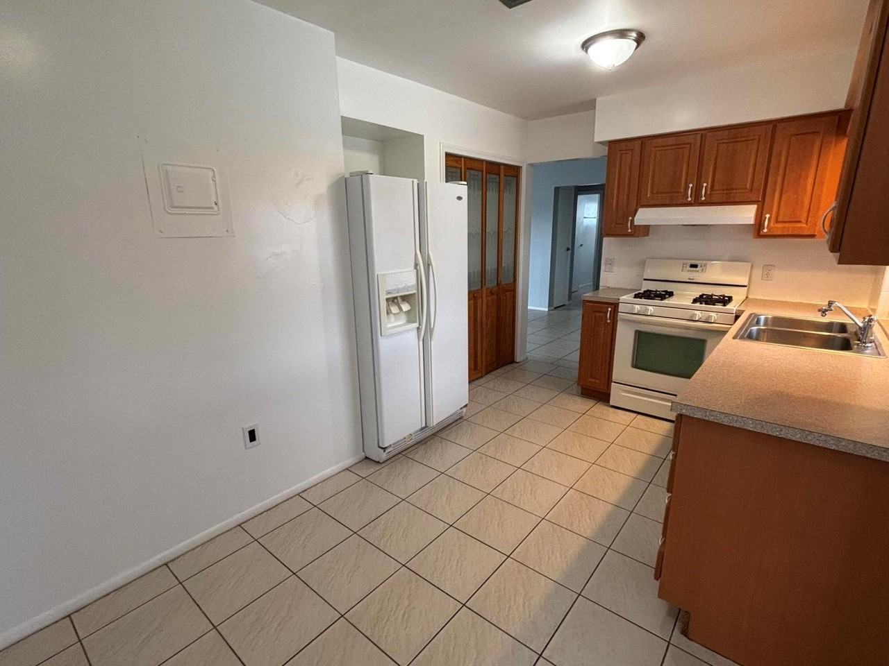 11421 Northwest 39th Place - Photo 7 of 20