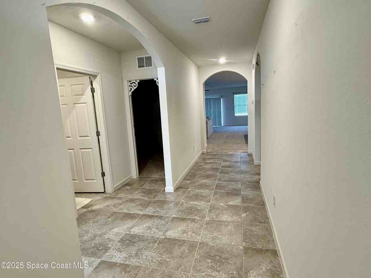 135 Sorrento Drive - Photo 5 of 30