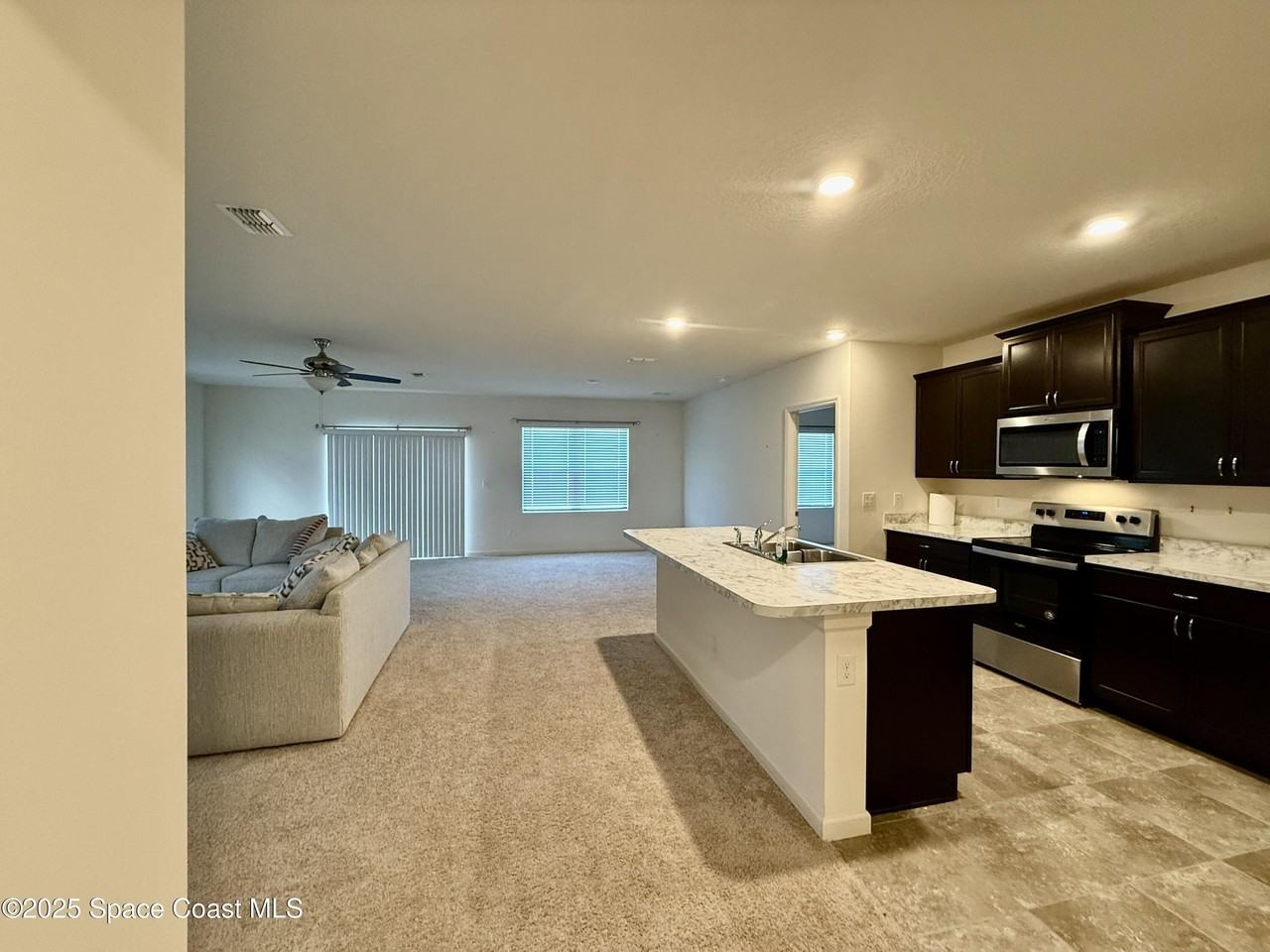 135 Sorrento Drive - Photo 6 of 30