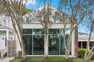 featured image of 3701 Magazine Street ##2a