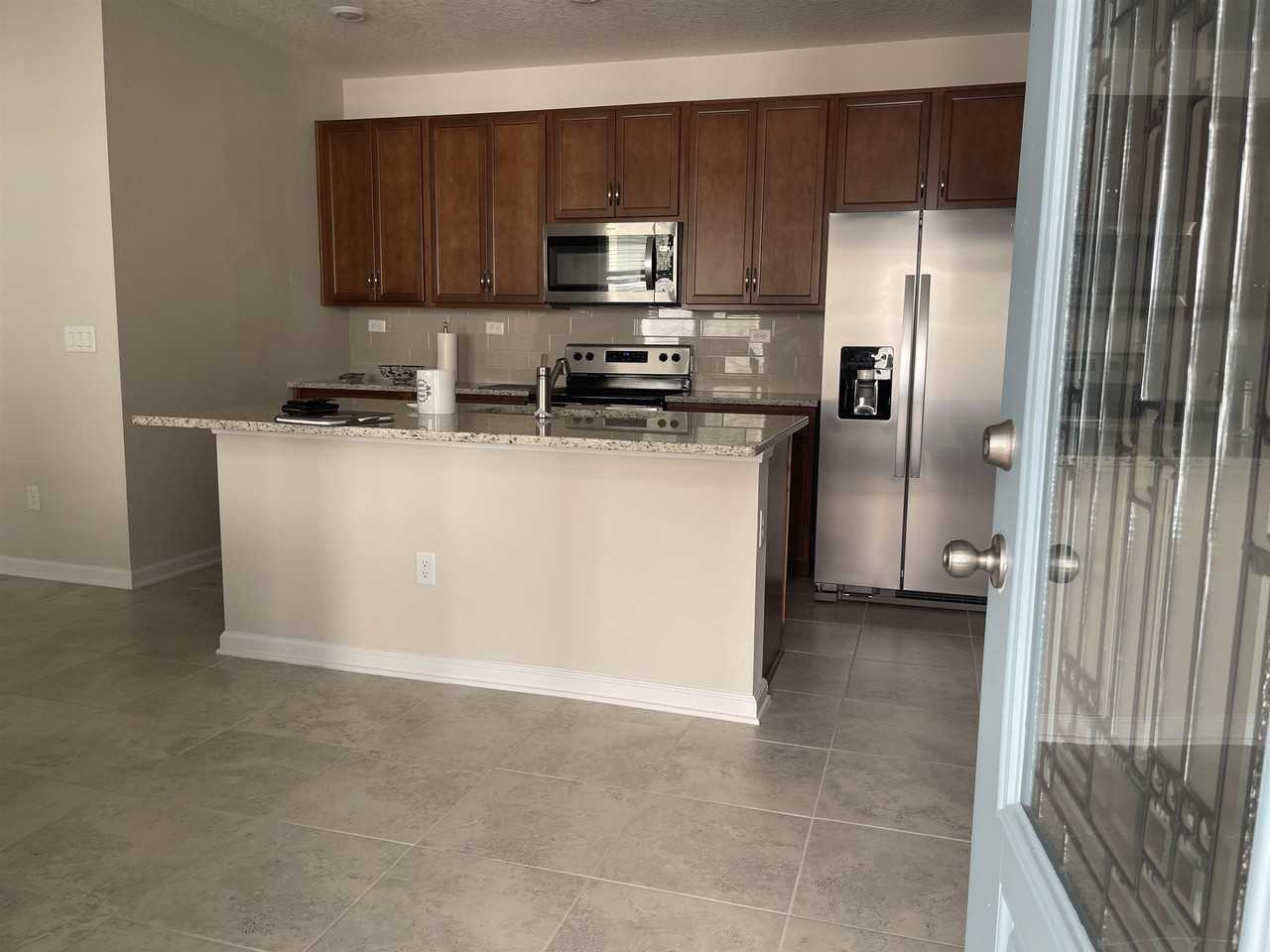 166 Modesto Dr - Photo 4 of 22