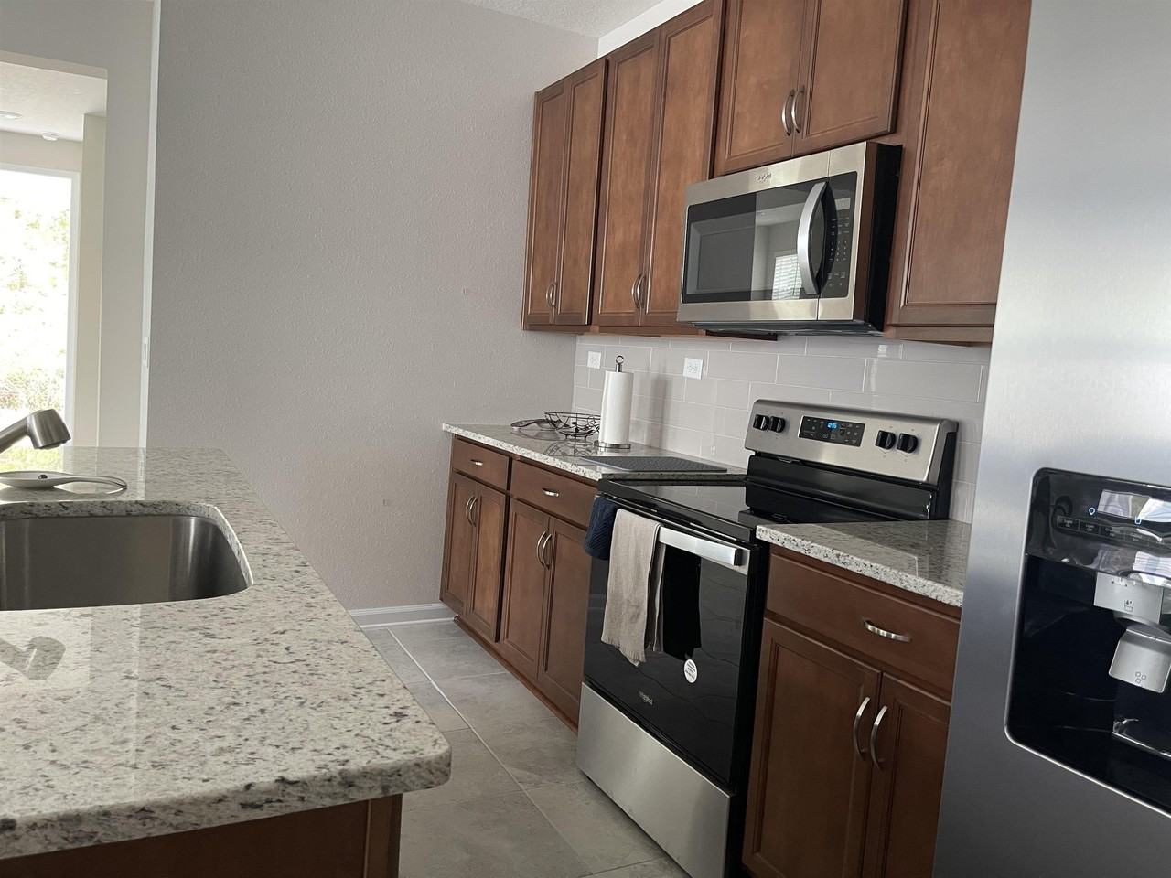 166 Modesto Dr - Photo 5 of 22