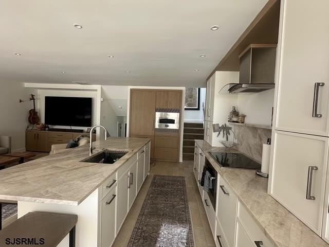 9713 Beach Ave - Photo 5 of 37