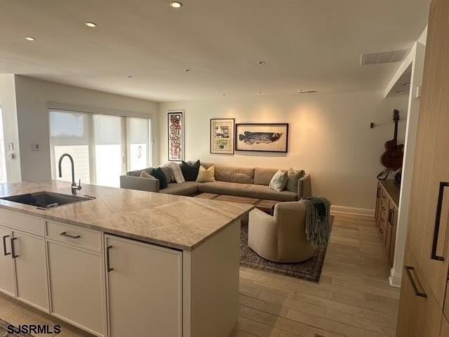 9713 Beach Ave - Photo 6 of 37