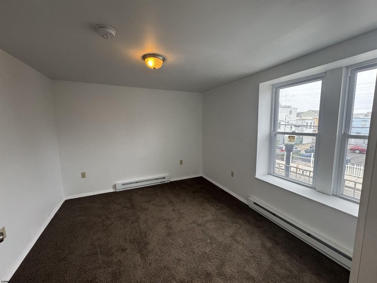 2312 Arctic Ave - Photo 2 of 10