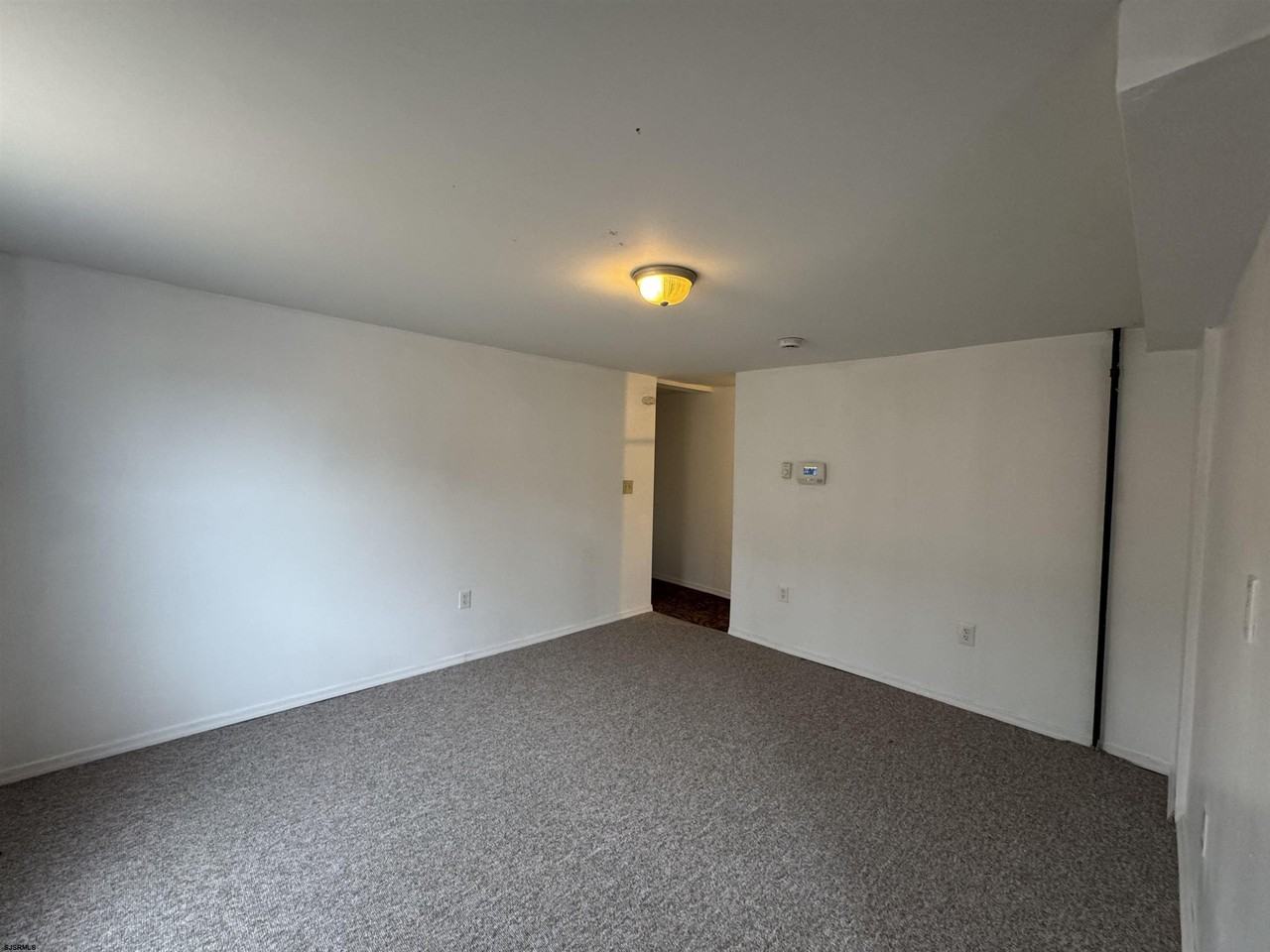 2312 Arctic Ave - Photo 7 of 10