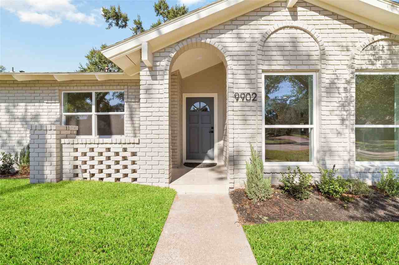 9902 Hornpipe Lane - Photo 3 of 30