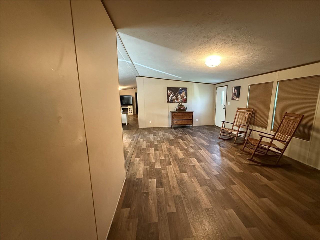 271 County Road 3604 - Photo 7 of 9