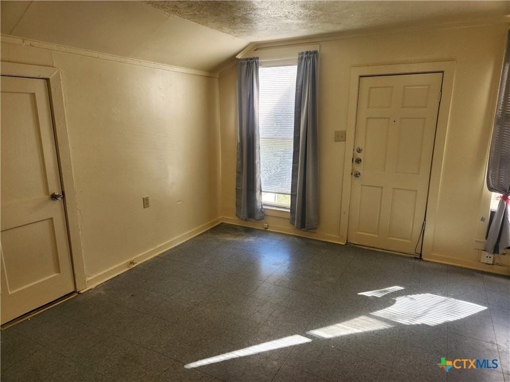 1205 S 17th St - Photo 4 of 7