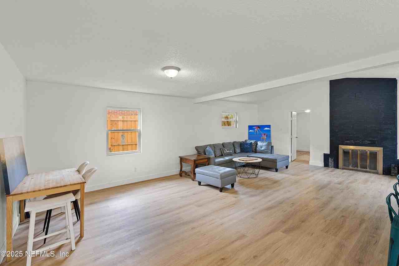 7059 Tynan Ave - Photo 6 of 26