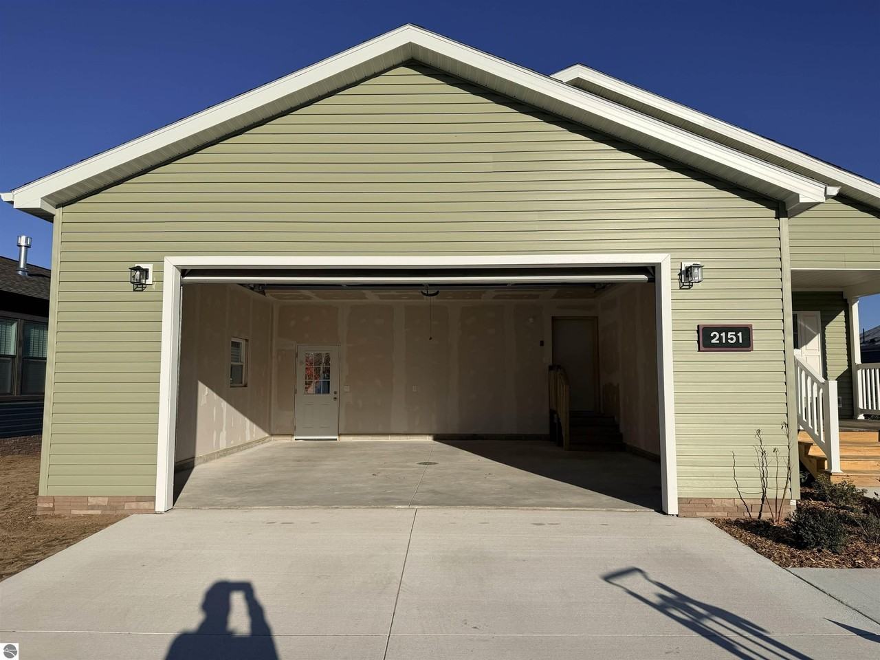 2151 Alta Vista Dr - Photo 5 of 22