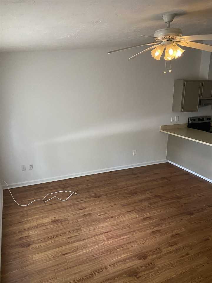 214 White Dr - Photo 3 of 8