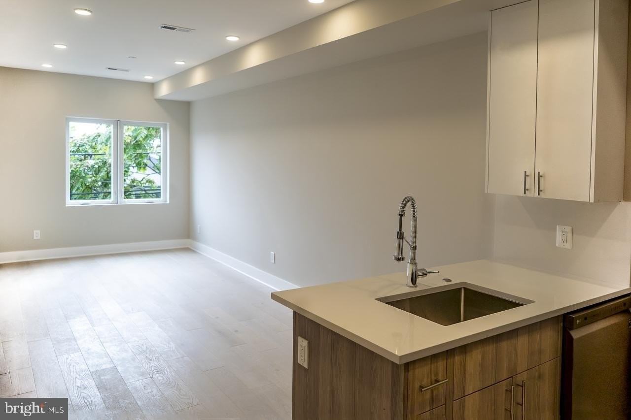 812 18th St Ne Unit 6 #6 - Photo 4 of 10