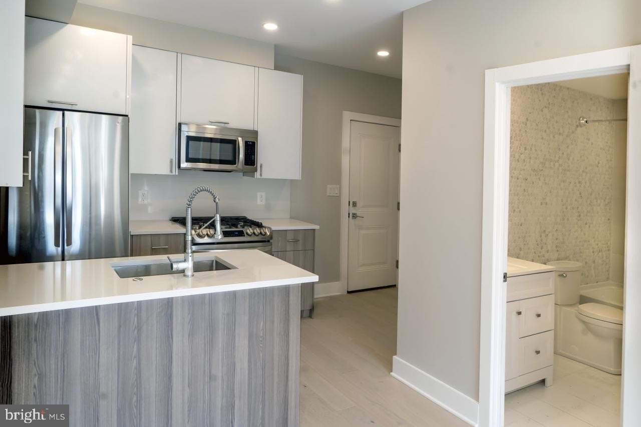 812 18th St Ne Unit 6 #6 - Photo 6 of 10