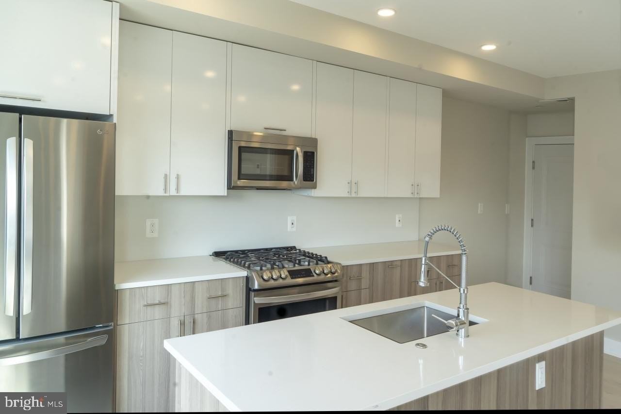 812 18th St Ne Unit 6 #6 - Photo 7 of 10