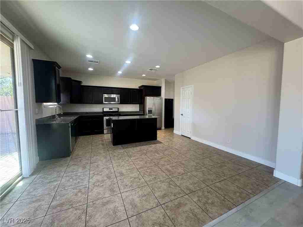 7070 Coventry Glenn Rd - Photo 6 of 42