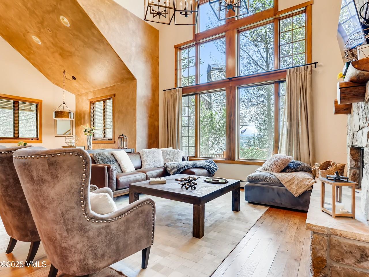 24 Clubhouse Cir - Photo 2 of 35