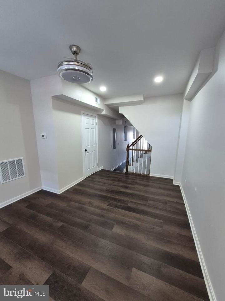 2015 E Fairmount Ave - Photo 3 of 27