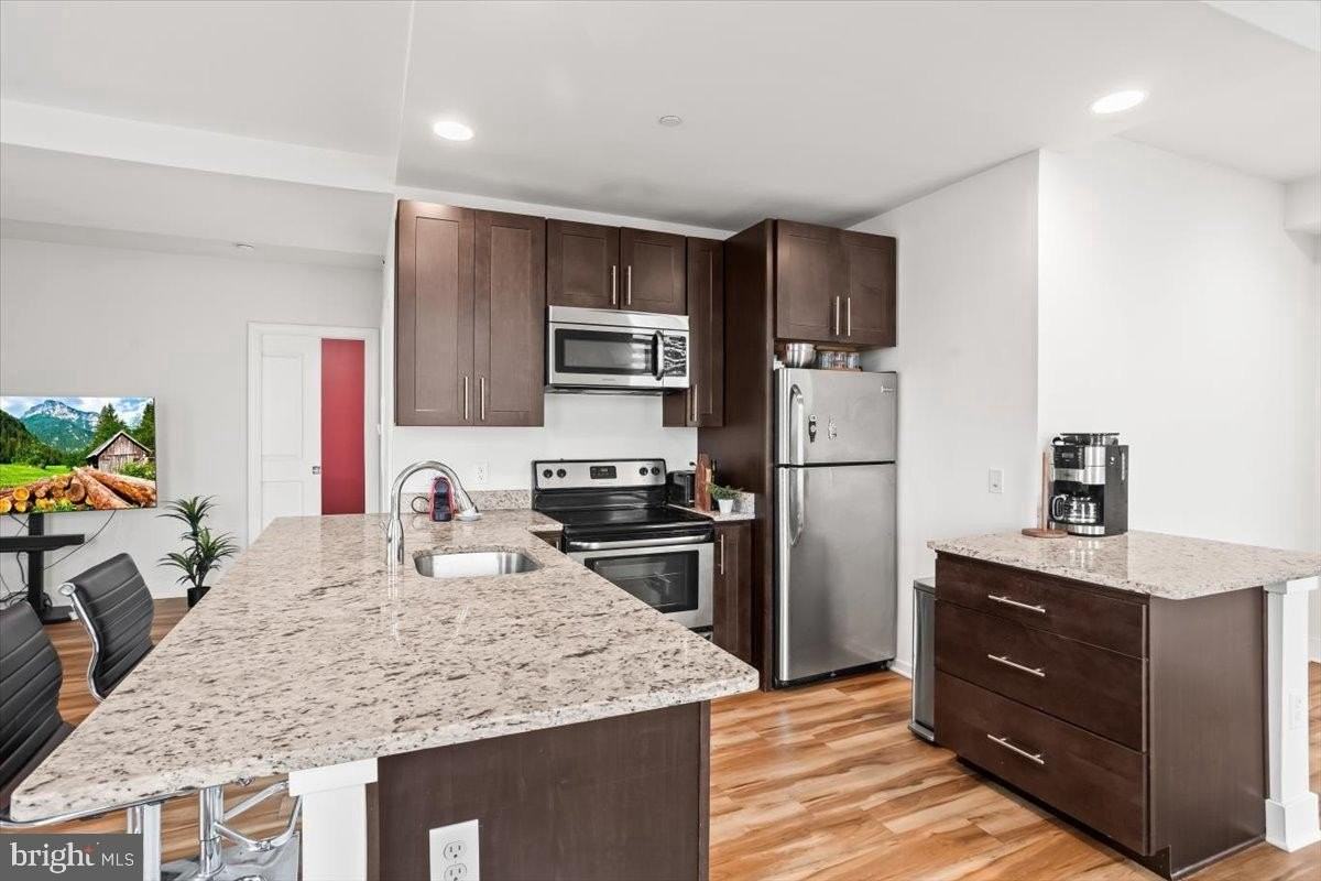 231 State St Apt 805 #805 - Photo 5 of 22