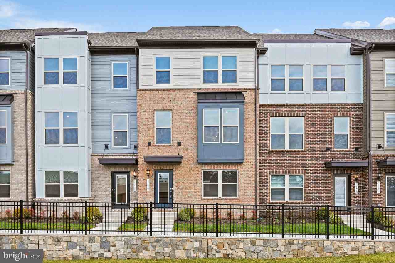 2172 Glacier Rd - Photo 2 of 33