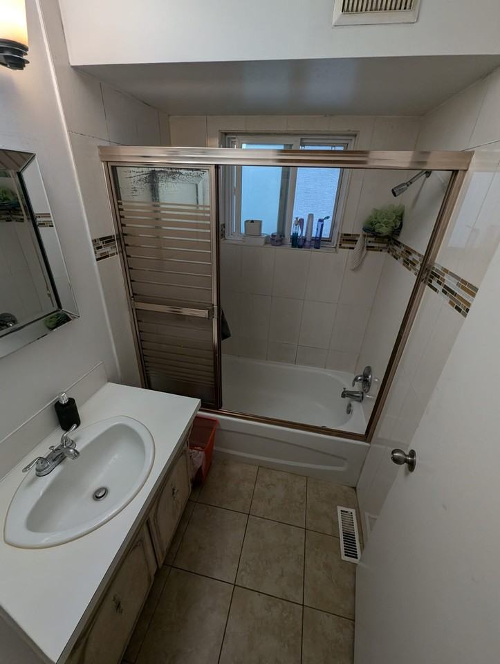 2086 E 43rd Ave - Photo 5 of 6