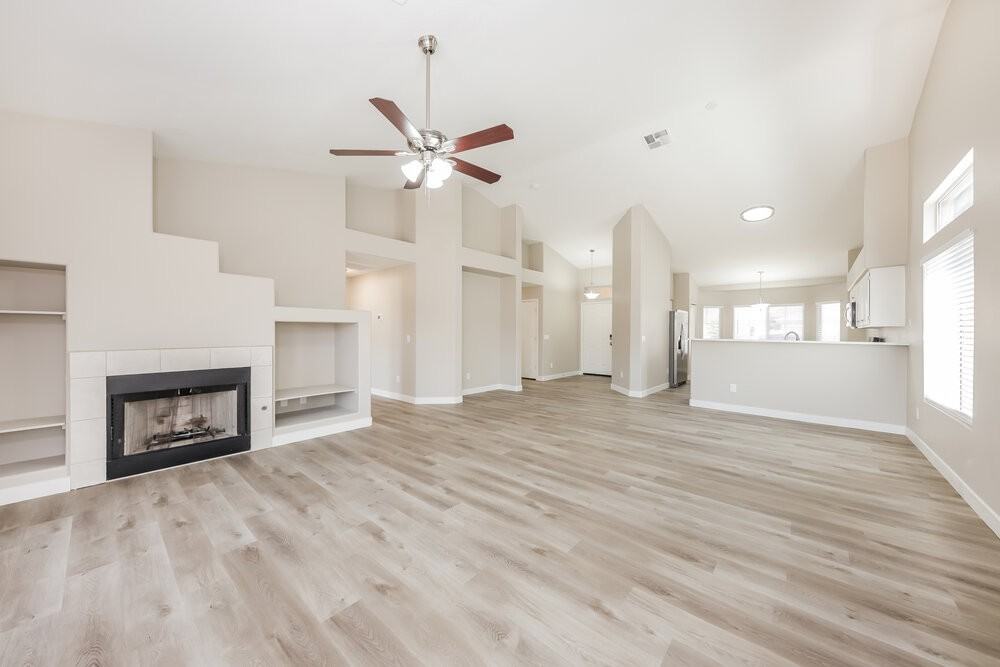 7533 W Jenan Dr - Photo 3 of 16